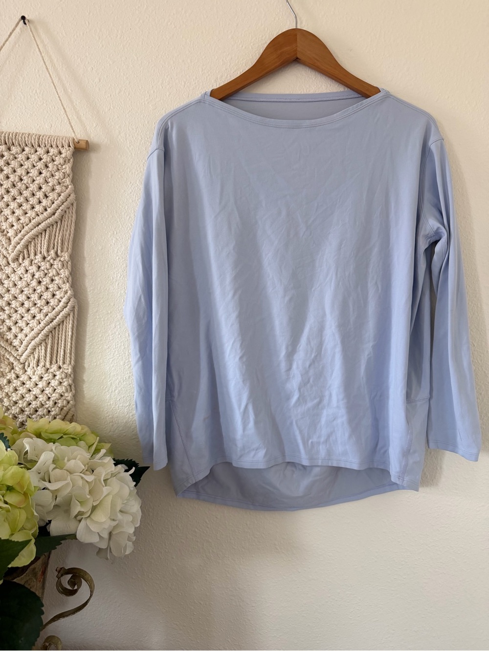lululemon athletica Back in action blue Linen Long Sleeve Tee